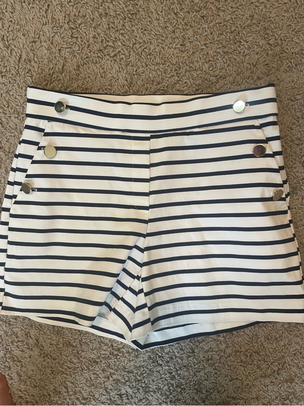 Jules & Leopold Woman’s Stretchy Shorts in Size M/8 in gently used condition